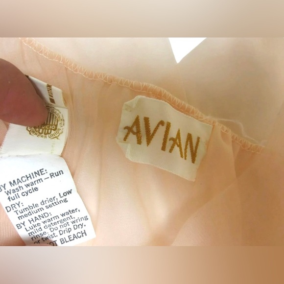 Vintage Avian Peach Nightgown Size Small - Picture 5 of 6
